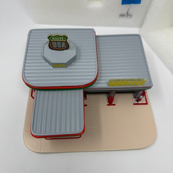 Hawthorne Village Route USA Illuminated Gas Station Sculpture 14-02395-001 A0954 - Picture 2 of 11